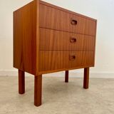 Small chest of drawers or bedside table in teak, Scandinavian design from the 70s vintage