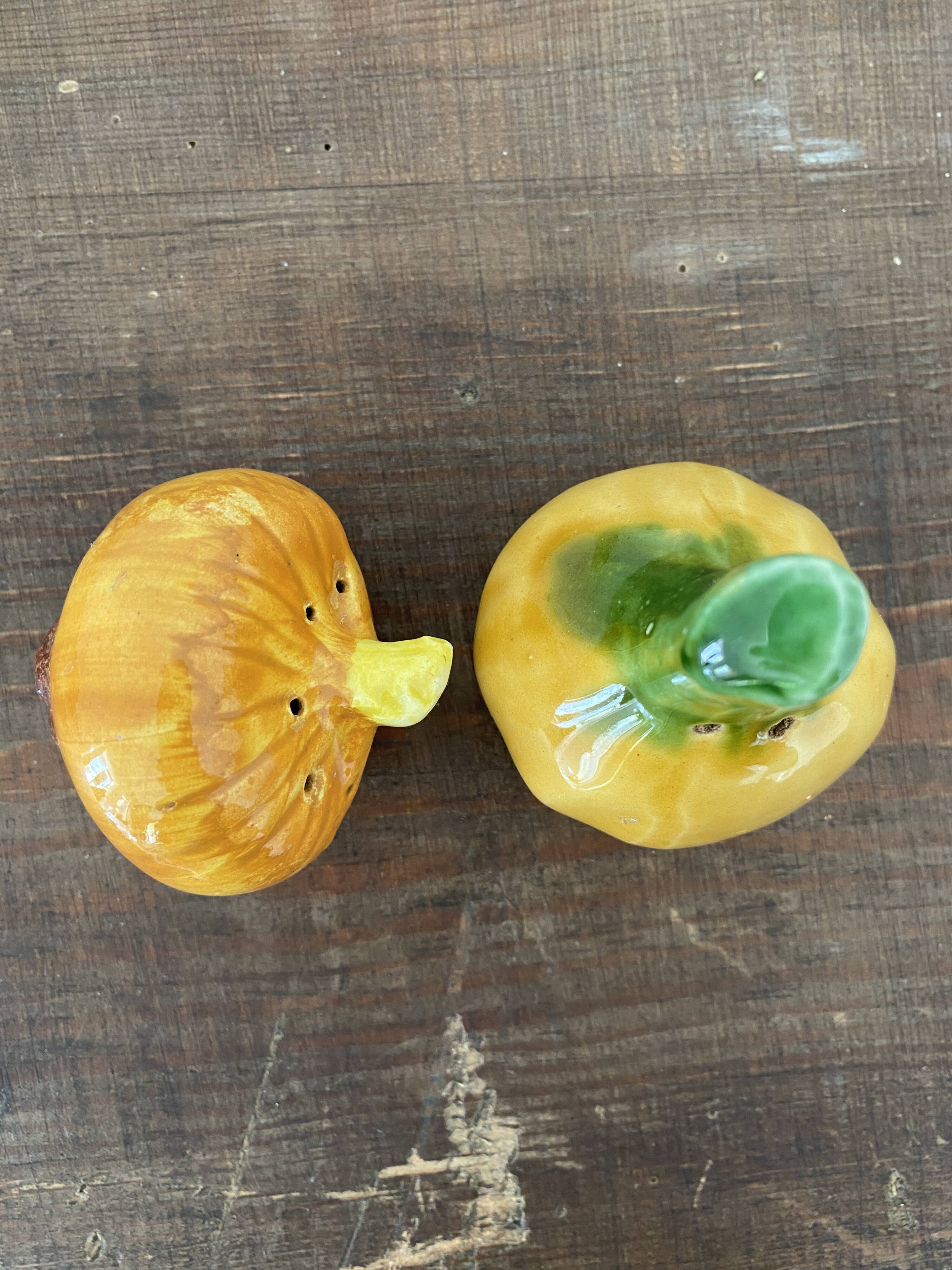 Vintage barbotine pepper and salt shaker in the shape of garlic and onion