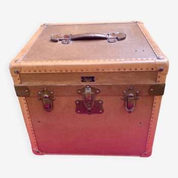 Trunk or hat suitcase delion 21 to 23 passage jouffroy paris - vintage