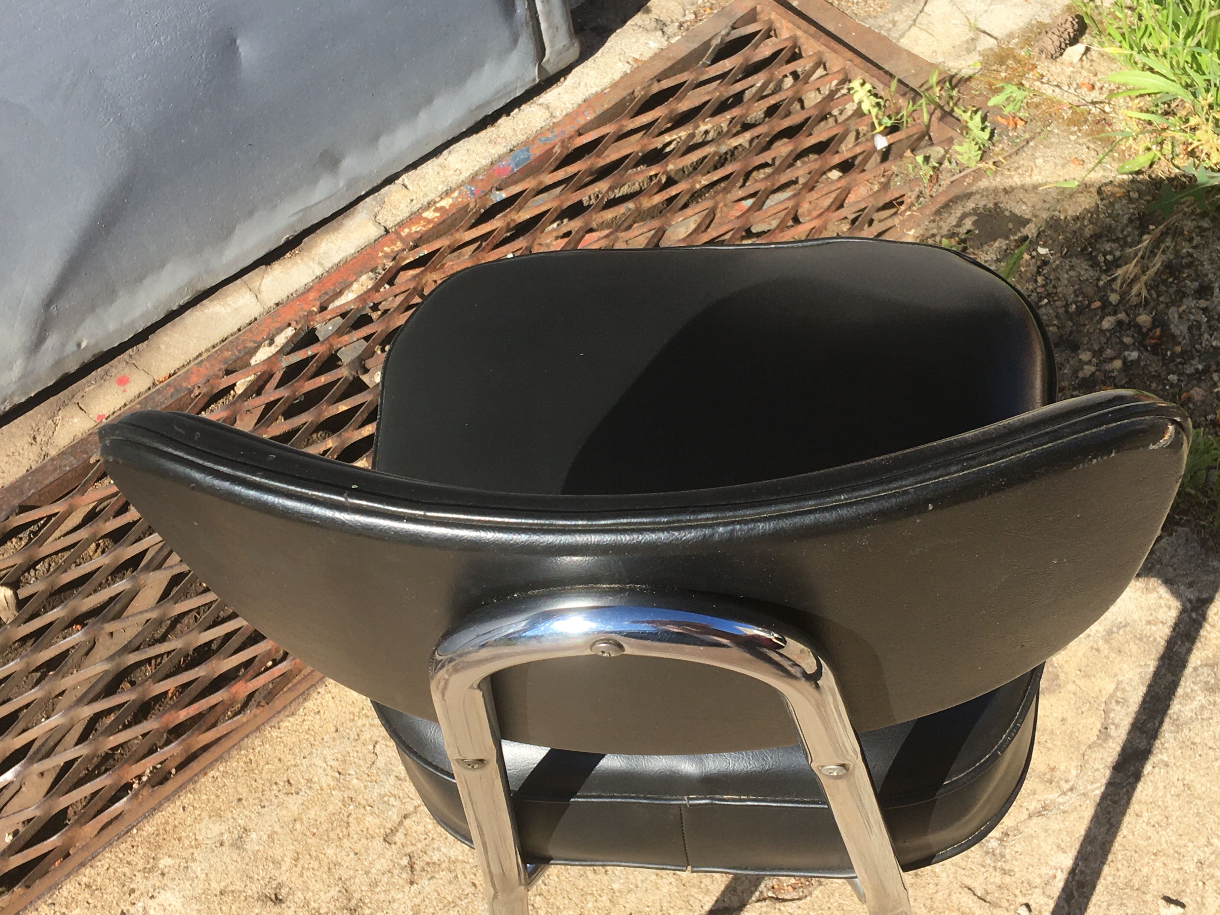 Pullman office chair