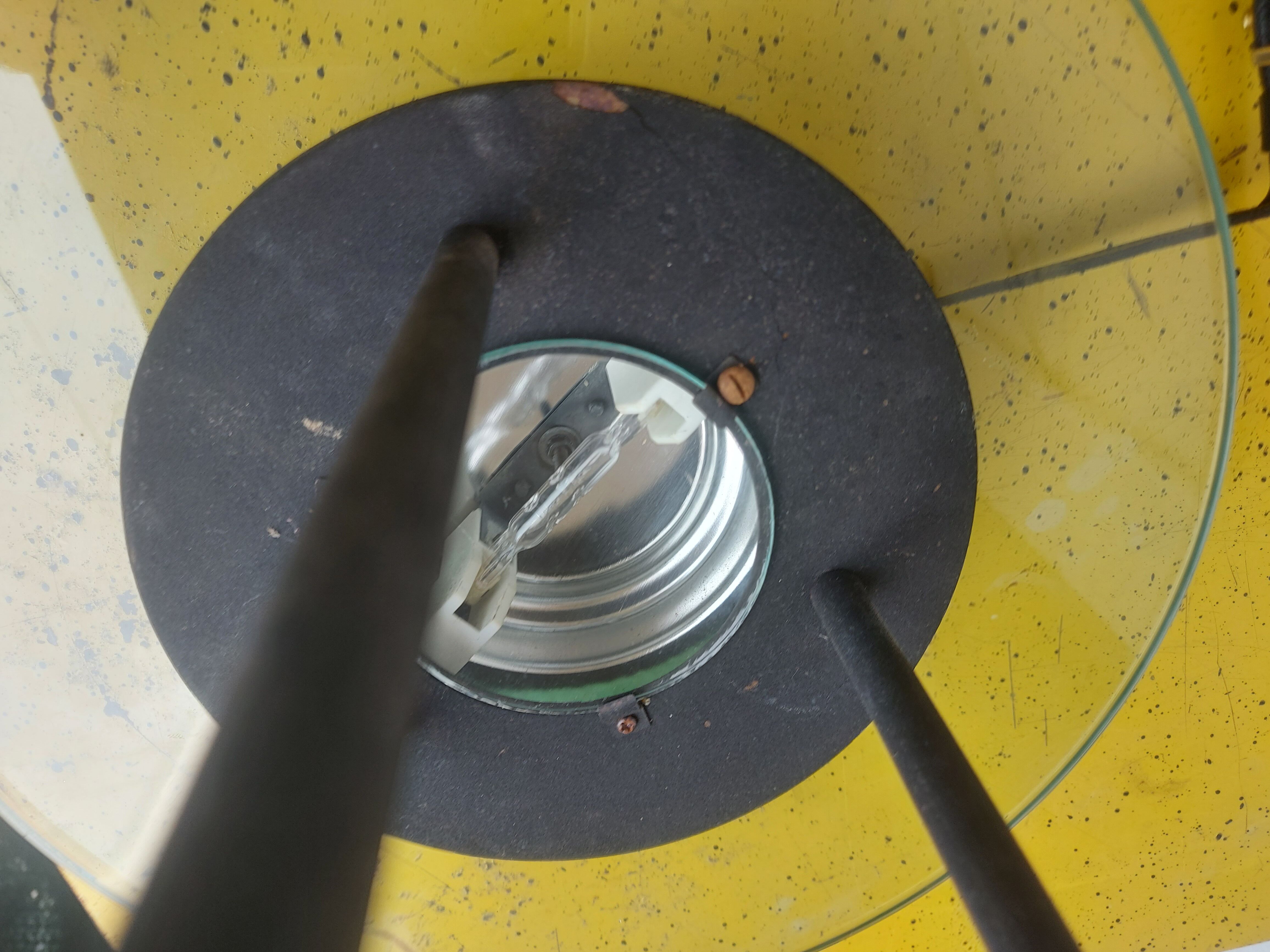 Lampe saturne par rober sonneman avec variateur