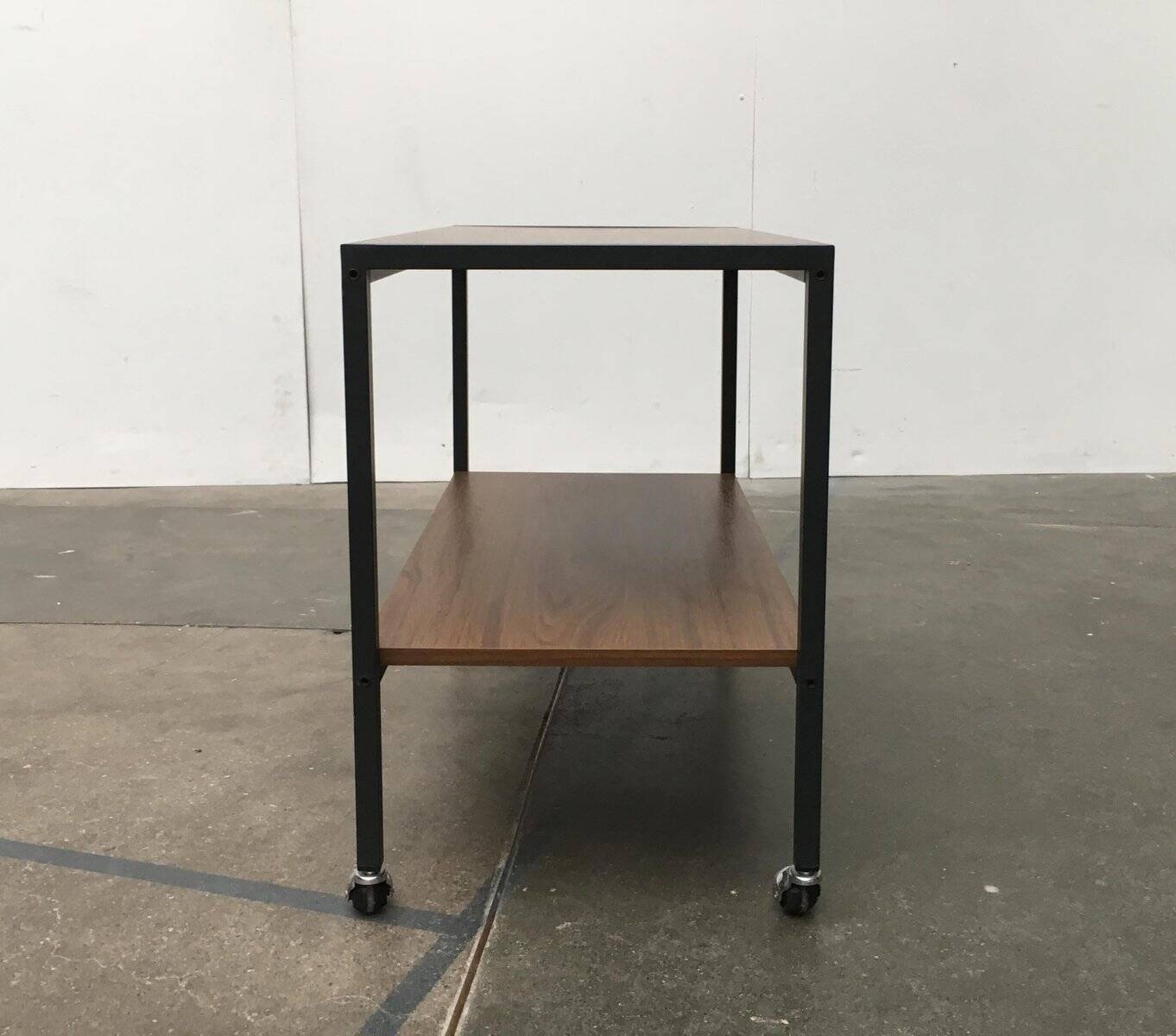 Chariot de bar minimaliste en teck du milieu du siècle