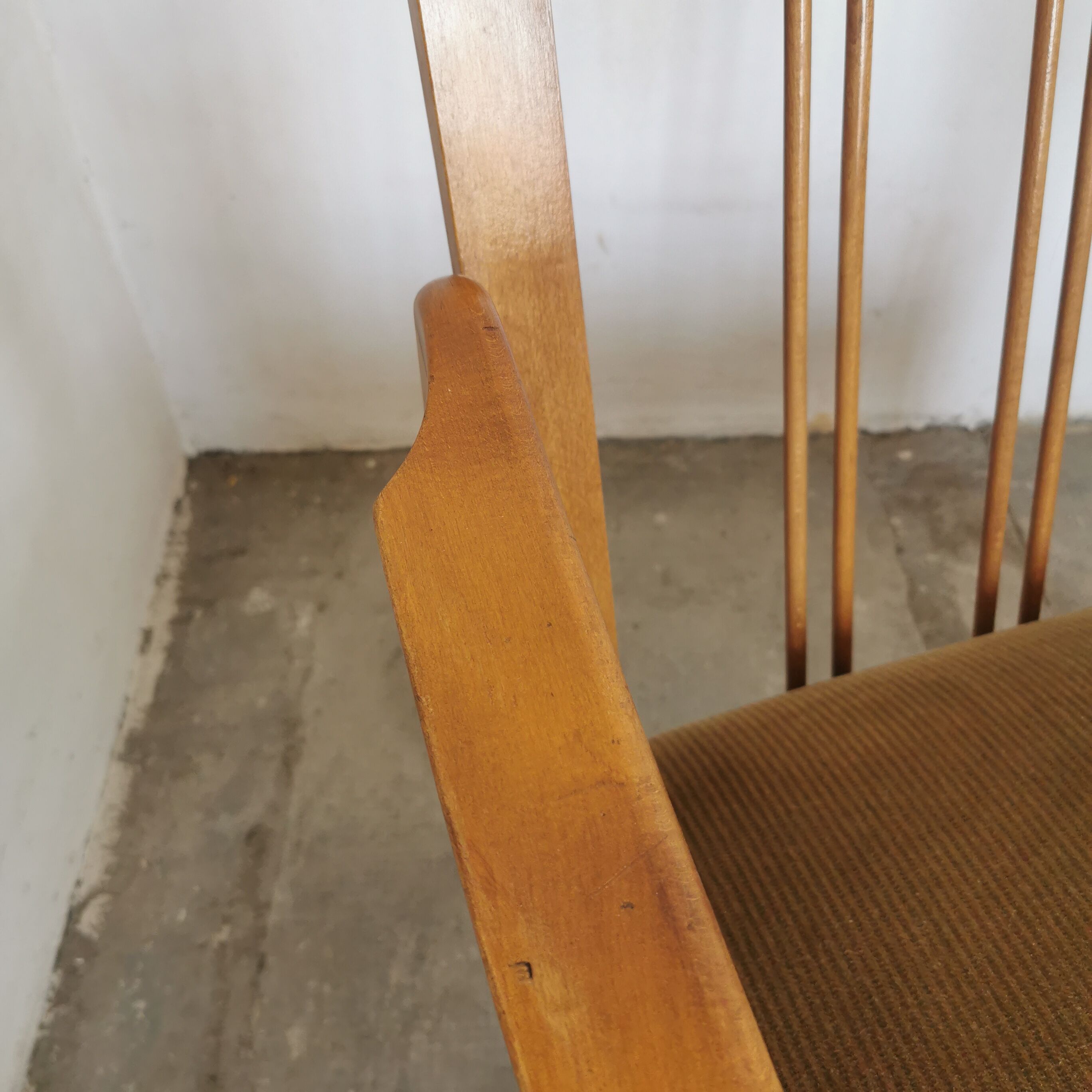 Paire de fauteuils vintage bois et velours
