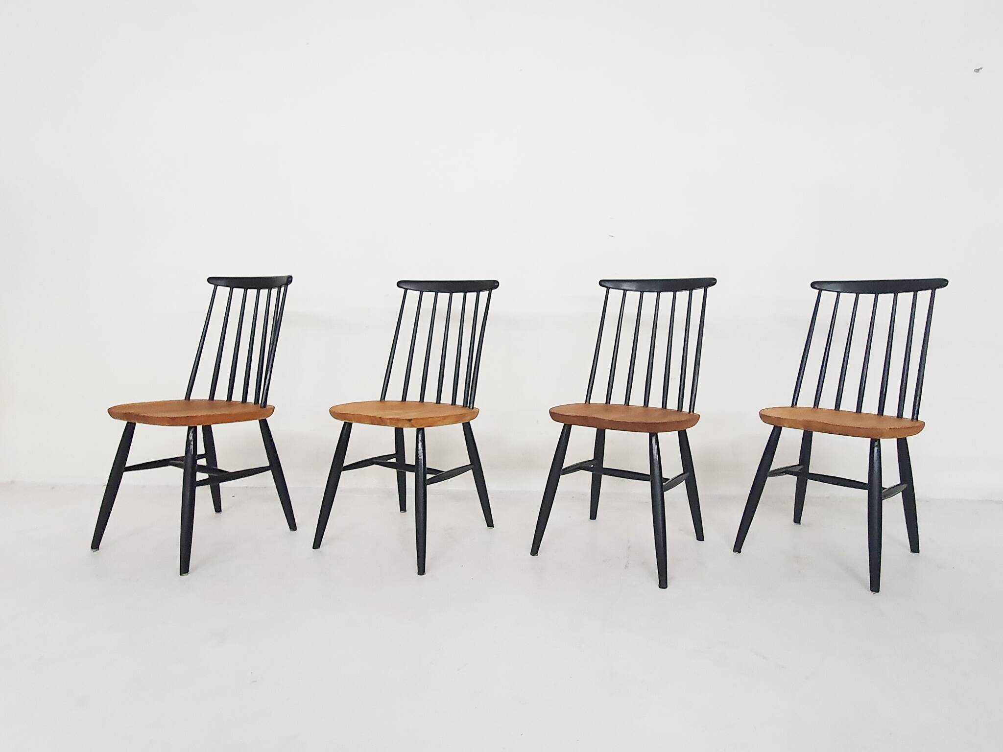 Set of four spindle back chairs, The Netherlands 1960's