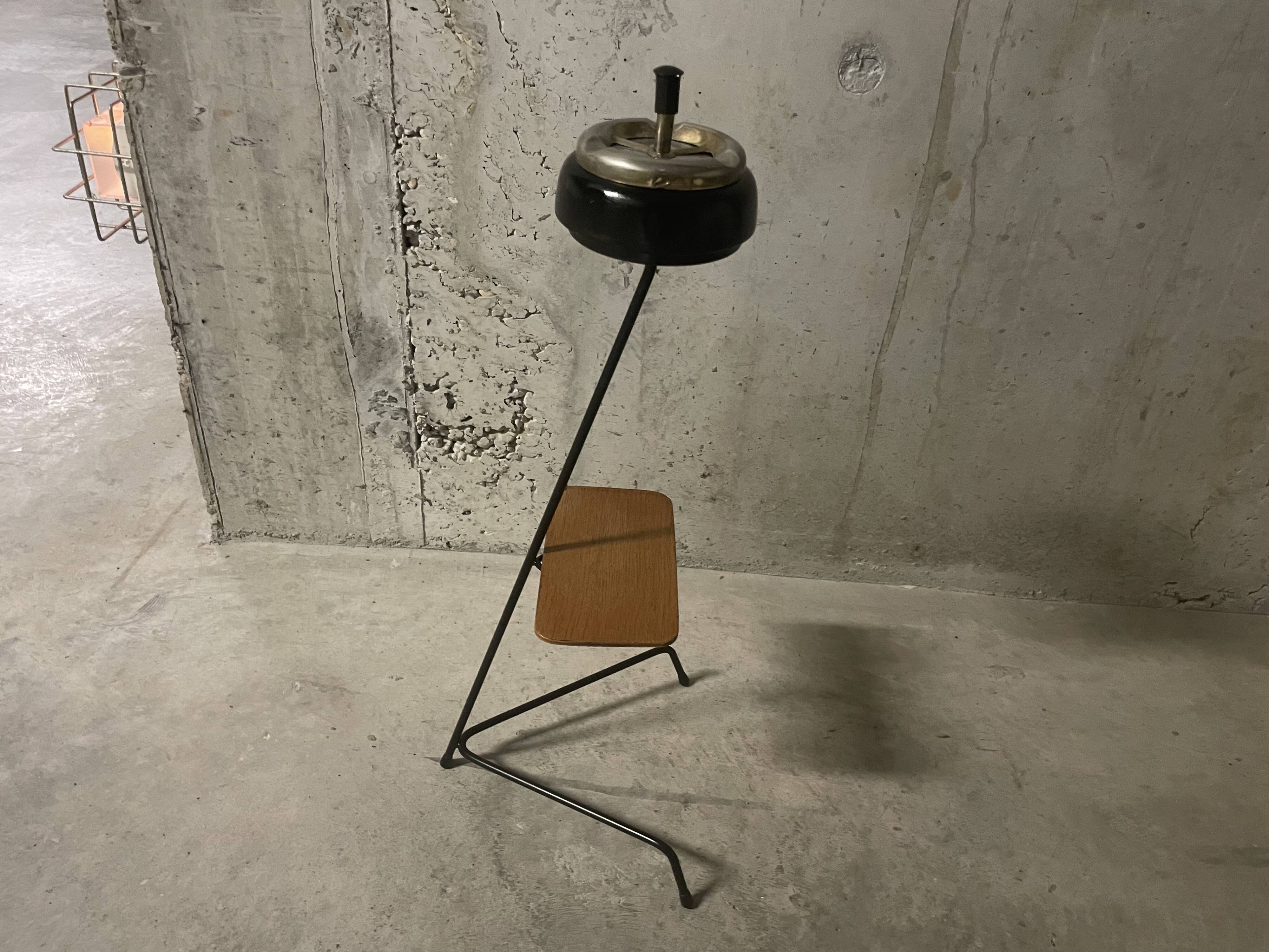 Tripod ashtray from the 1950s