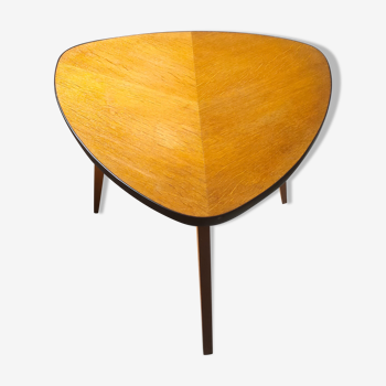 Table basse tripode triangulaire