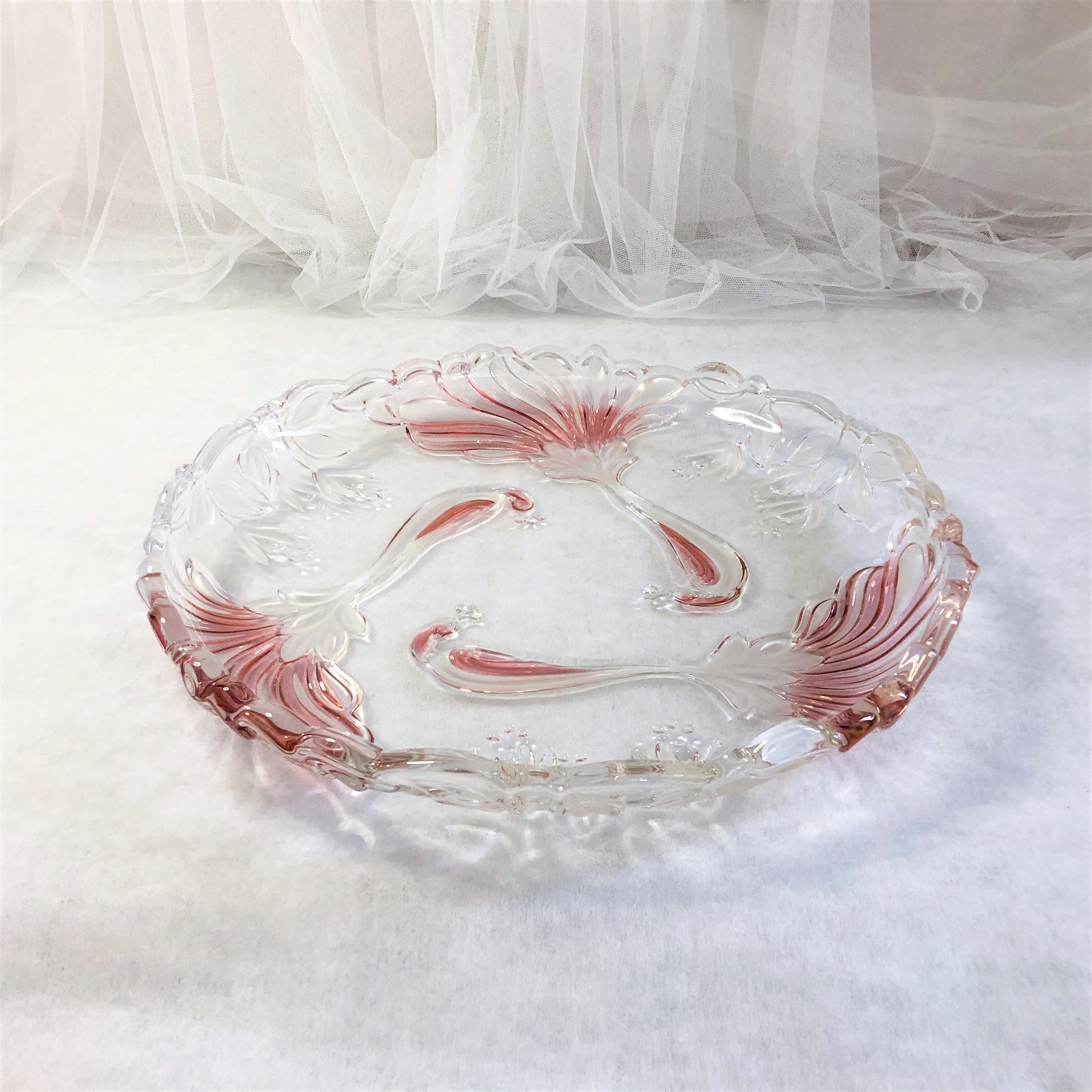 Cake dish serving pie peacock décor