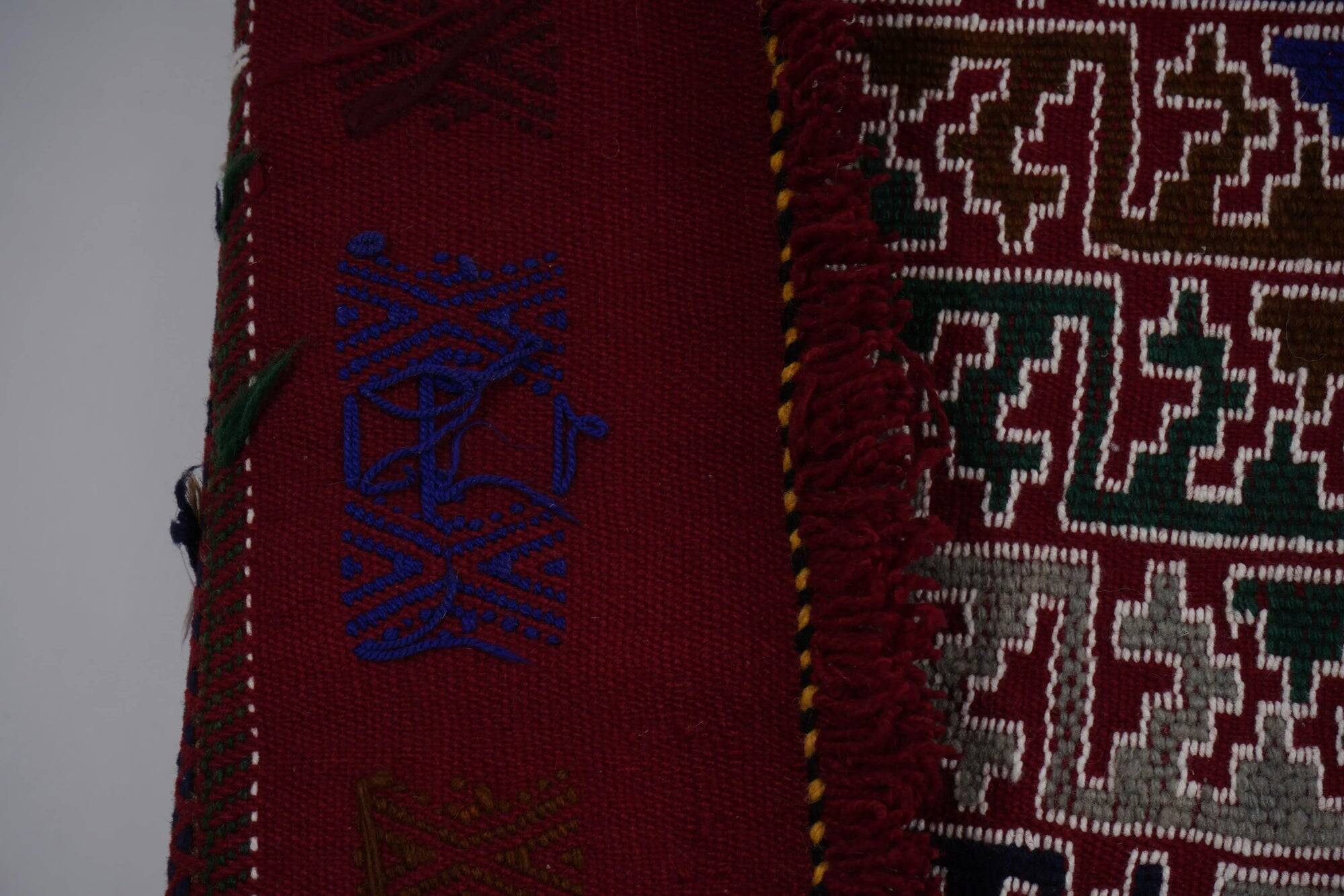 Vintage Turkish kilim, handwoven, 166x240 cm.