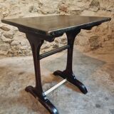 Table d'appoint ancienne française en noyer / Petite table d'écriture – Noyer teinté noir avec des nuances rougeâtres – Fin XIXe / début XXe siècle