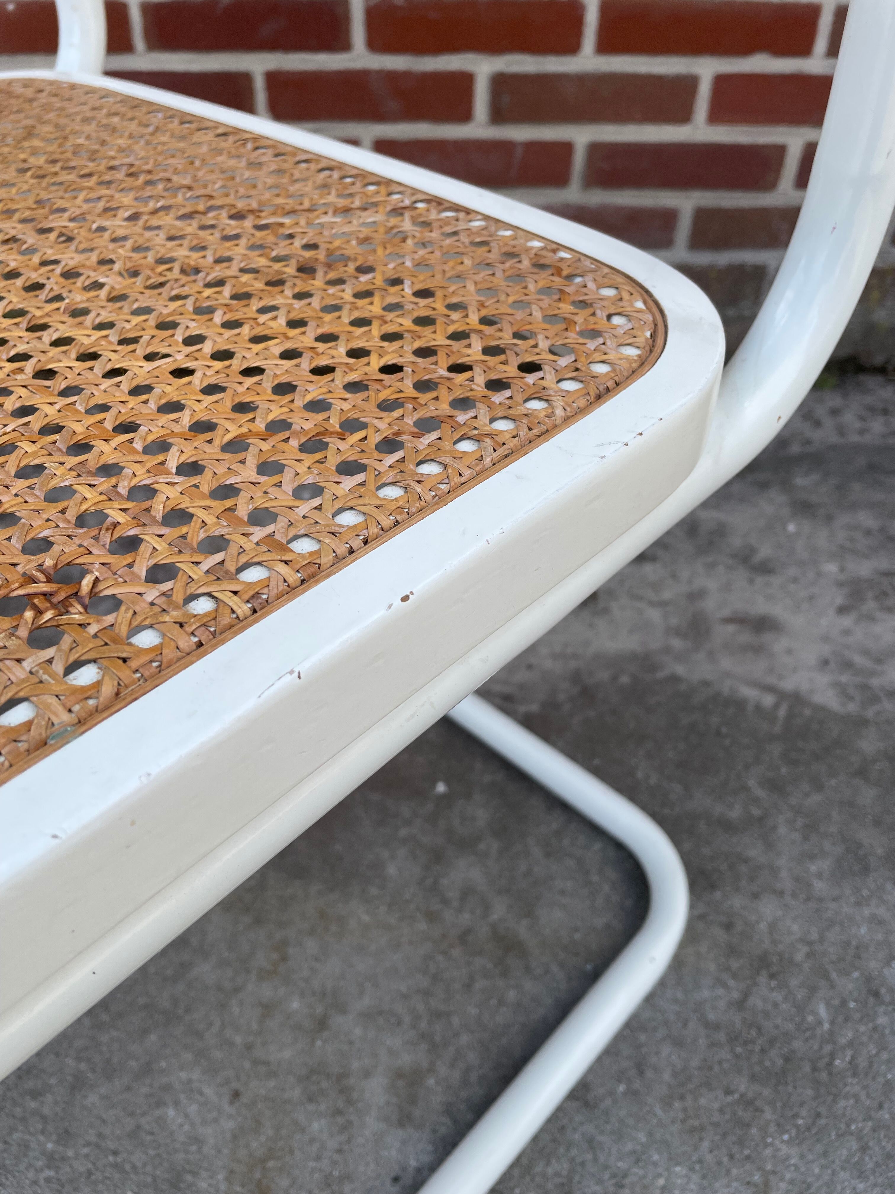 Set of 4 Cesca b32 model chairs in white