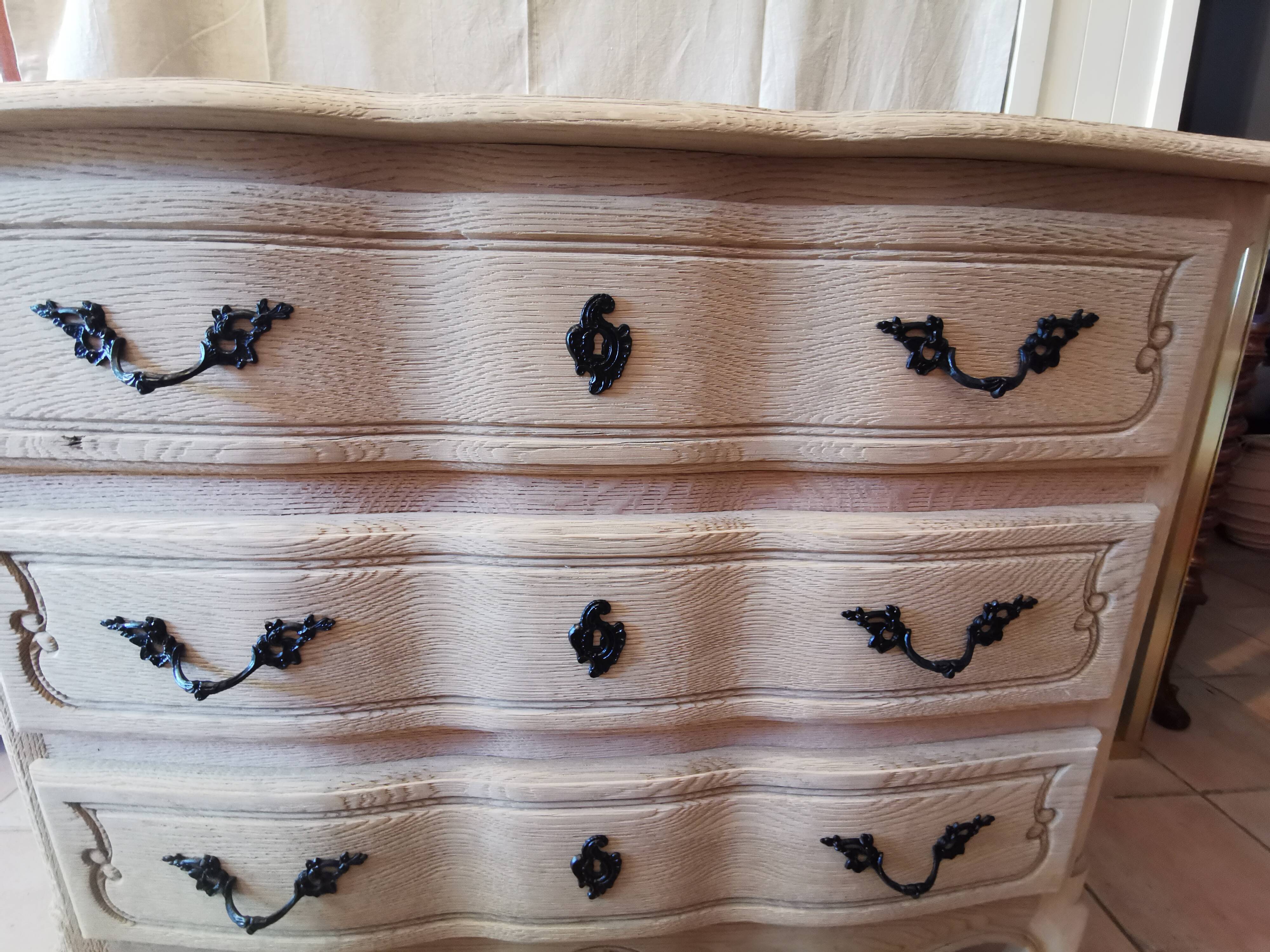 Curved chest of drawers raw oak 3 drawers