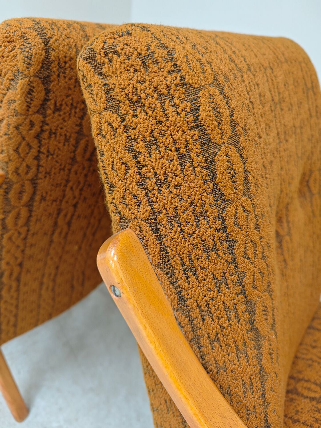 Pair of armchairs 6953 by Jaroslav Smidek for TON (Thonet)