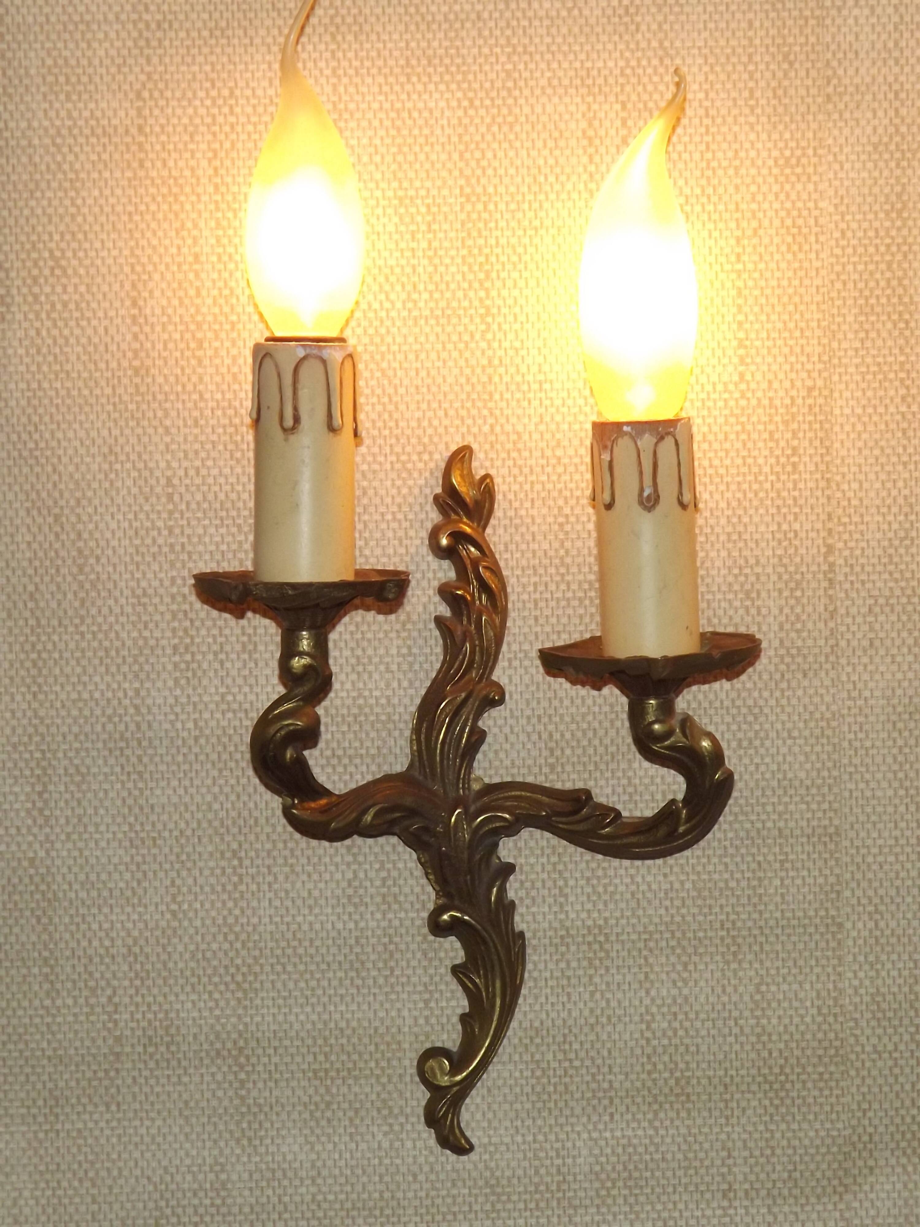 Elegant Vintage French Bronze Double Wall Sconces with Acanthus Leaf Detail 5111