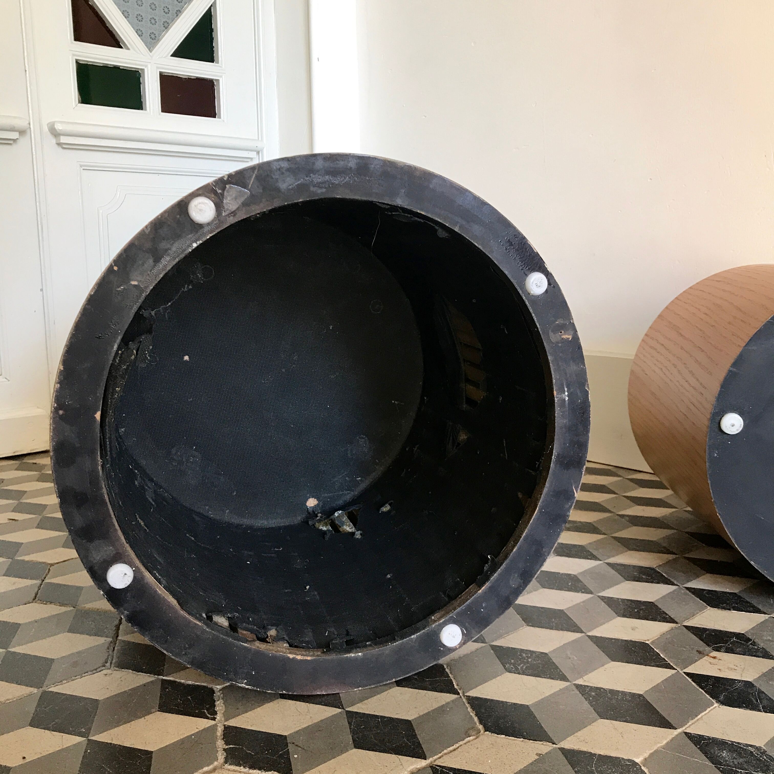 Wooden cylindrical sofa tips