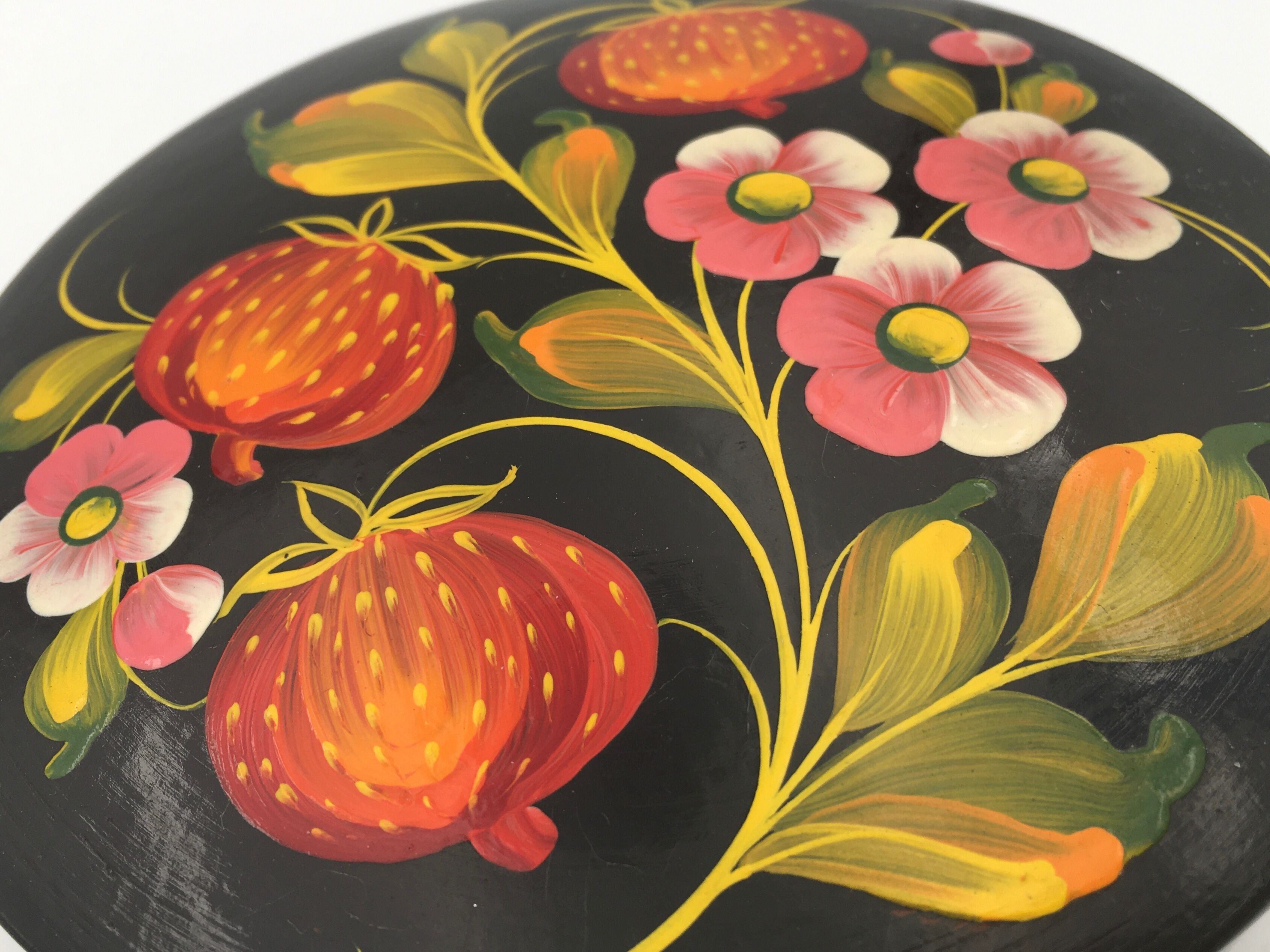 Khokhloma box in lashed wood, hand-painted - Russian crafts - 1960s