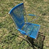 Vintage children's scoubidou chair with chrome metal frame and blue seat