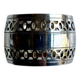 Openwork napkin ring in silver metal