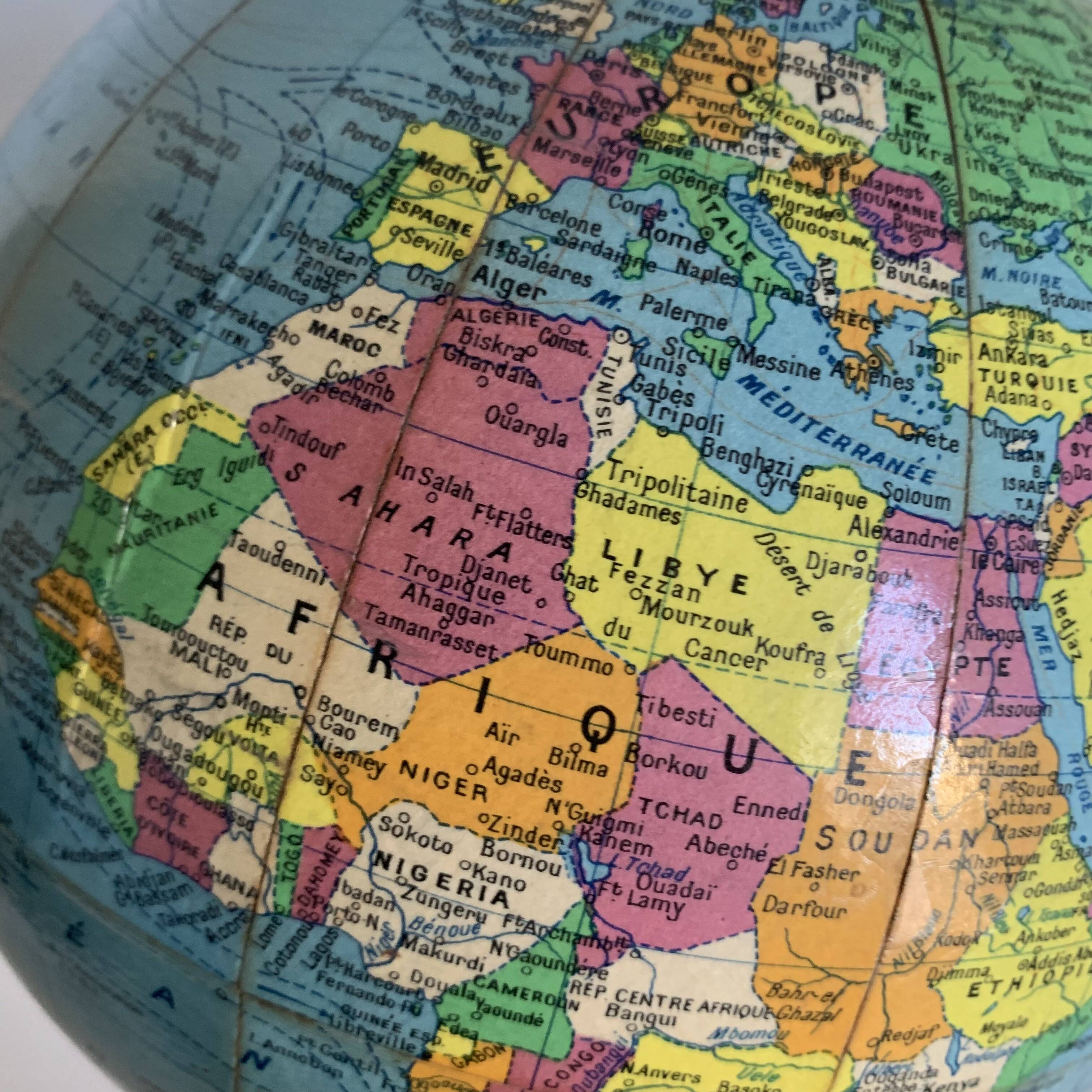 Globe terrestre vintage 1960 Girard et Barrère bois mappemonde - 29 cm