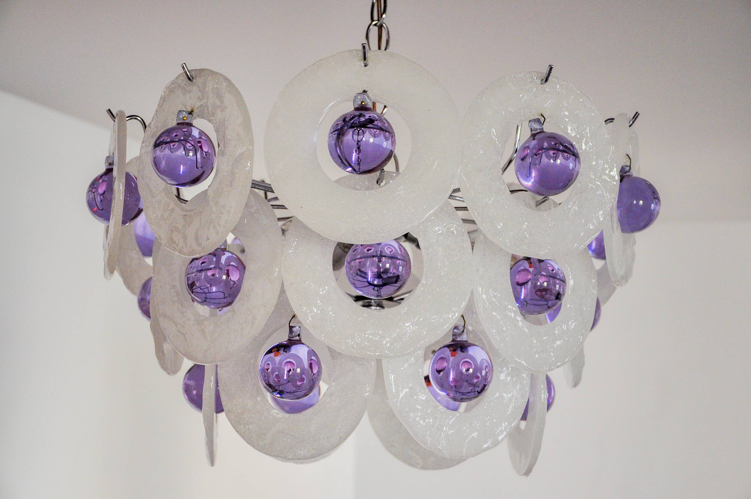 Sphera chandelier by Gino Vistosi, purple and white murano glass, Italy, 1970