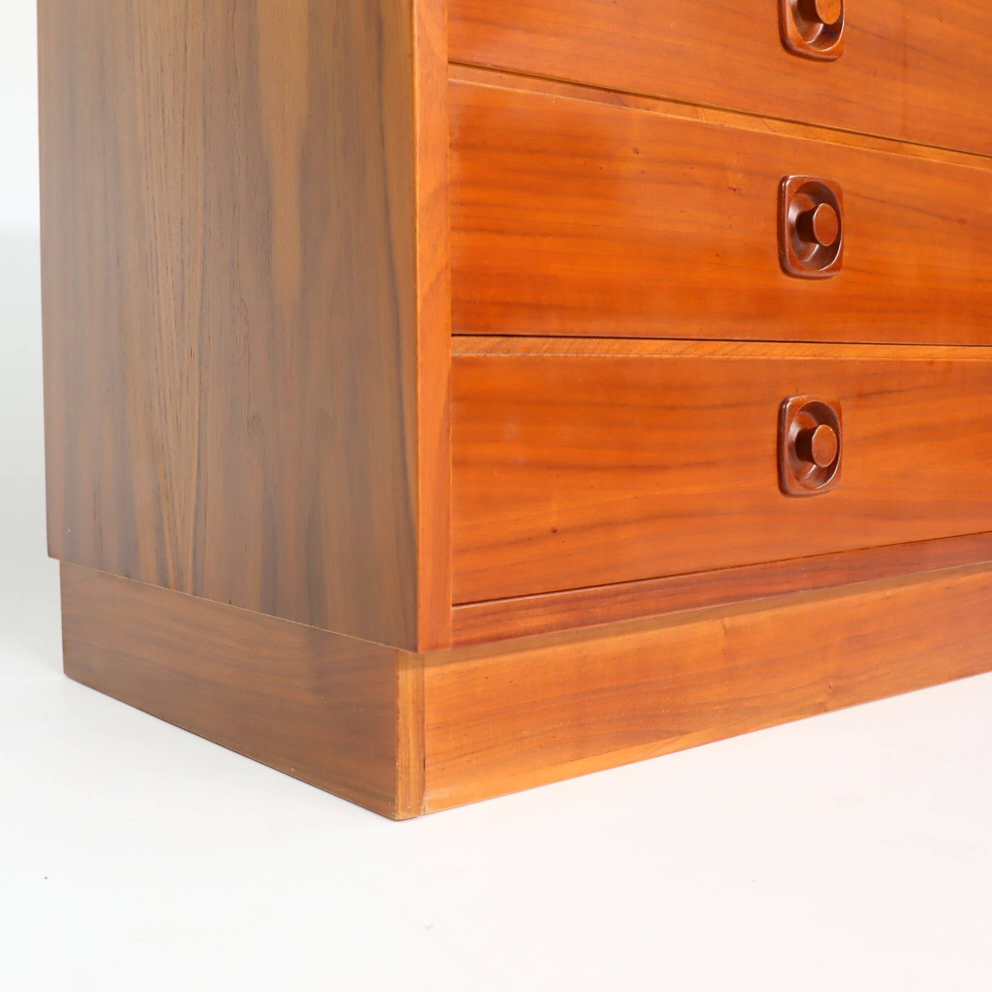 Five drawer chest of drawers