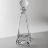 Vintage Murano glass decanter from the 1980s, transparent crystal pyramid with a spherical stopper, Linea 7.
