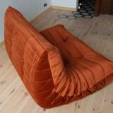 Canapé deux places Togo en velours orange ambré par Michel Ducaroy pour Ligne Roset, 1973