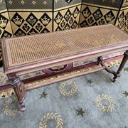 Banquette d’office ou de piano en cannage