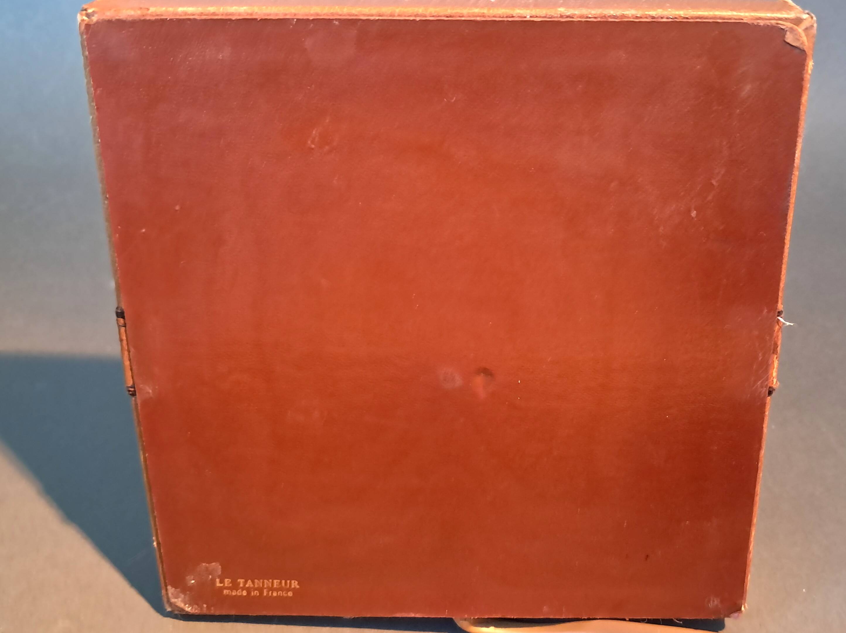 Modernist lamp base in fawn leather 1950s Le Tanneur Paris.