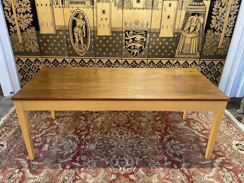 Farmhouse table with spindle legs Gold - Gold