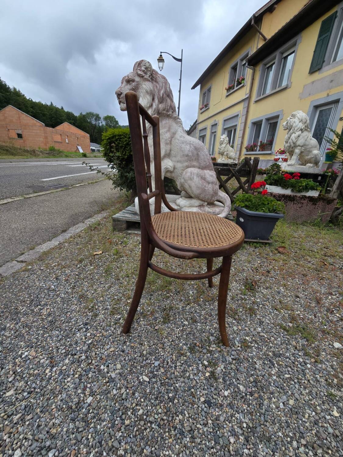 4 vintage Fischel bistro chairs in curved wood and cane