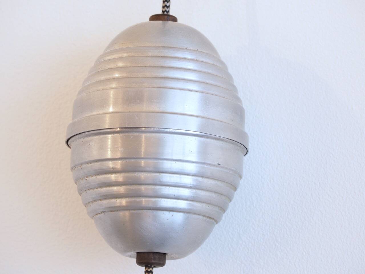 Old workshop enameled sheet metal pendant light - raises and lowers