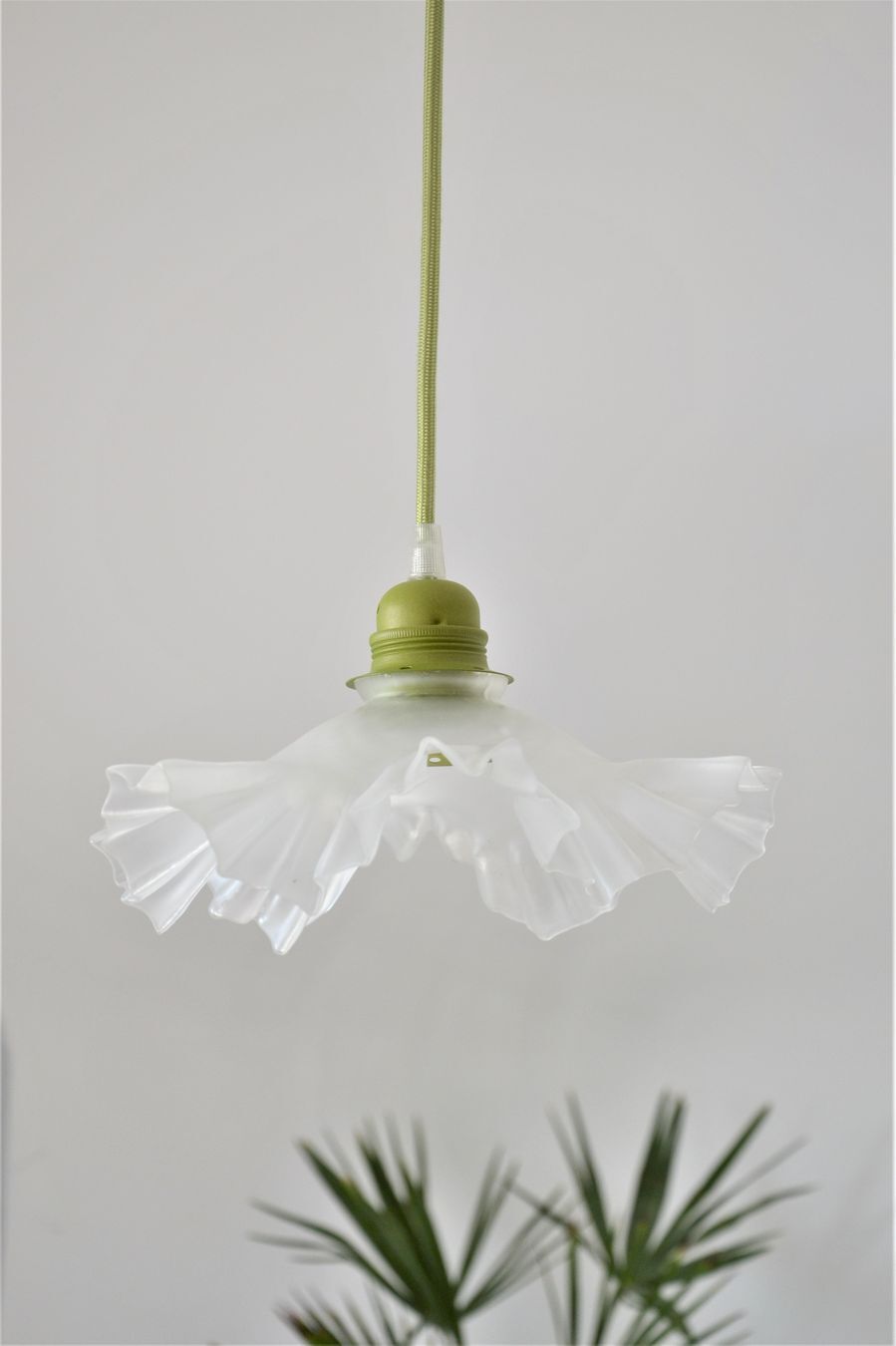 White pleated opaline pendant lamp – Electric mounting in green color