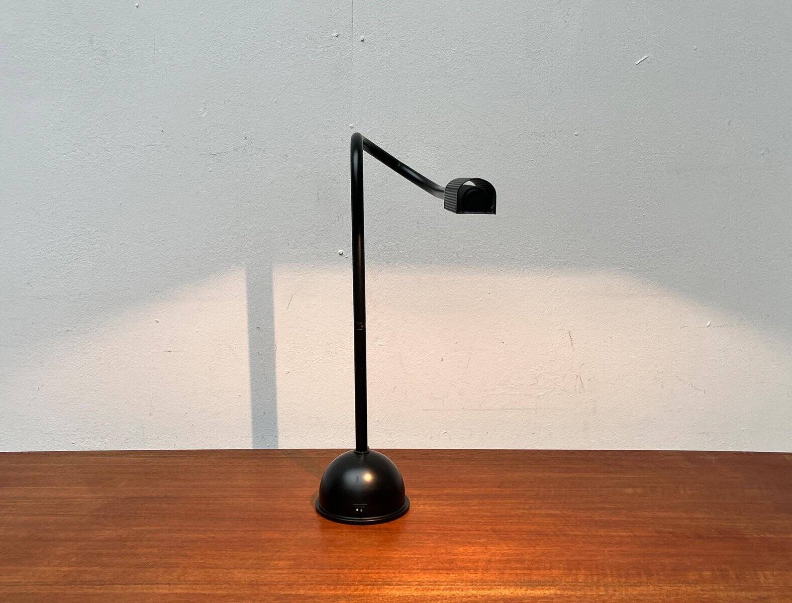 Postmodern Stringa table lamp by Hans Ansems for Luxo, 1980s.