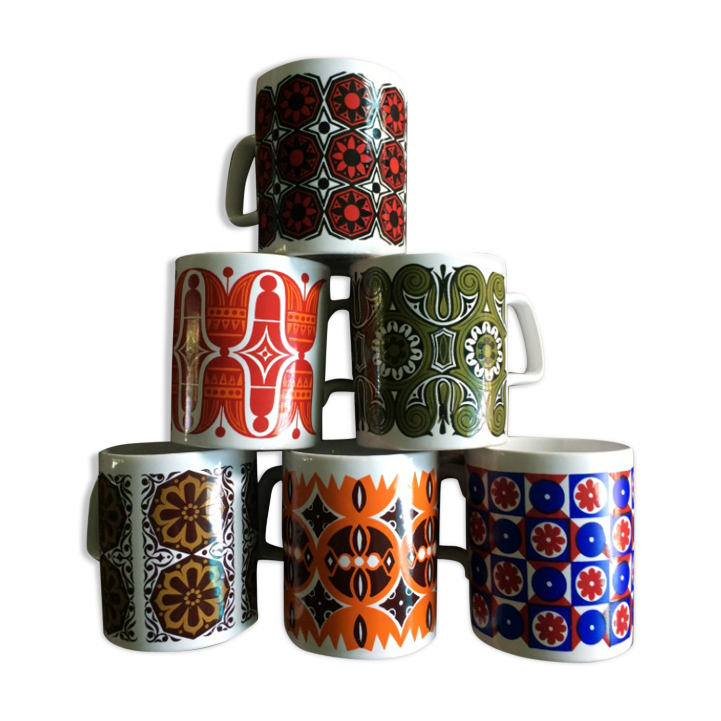 6 vintage Staffordhire mugs