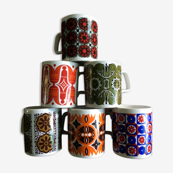 6 vintage Staffordhire mugs