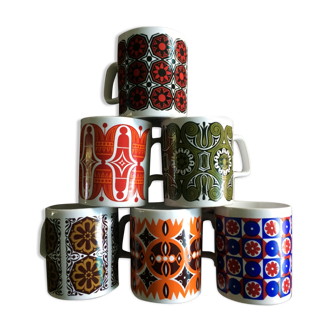 6 vintage Staffordhire mugs