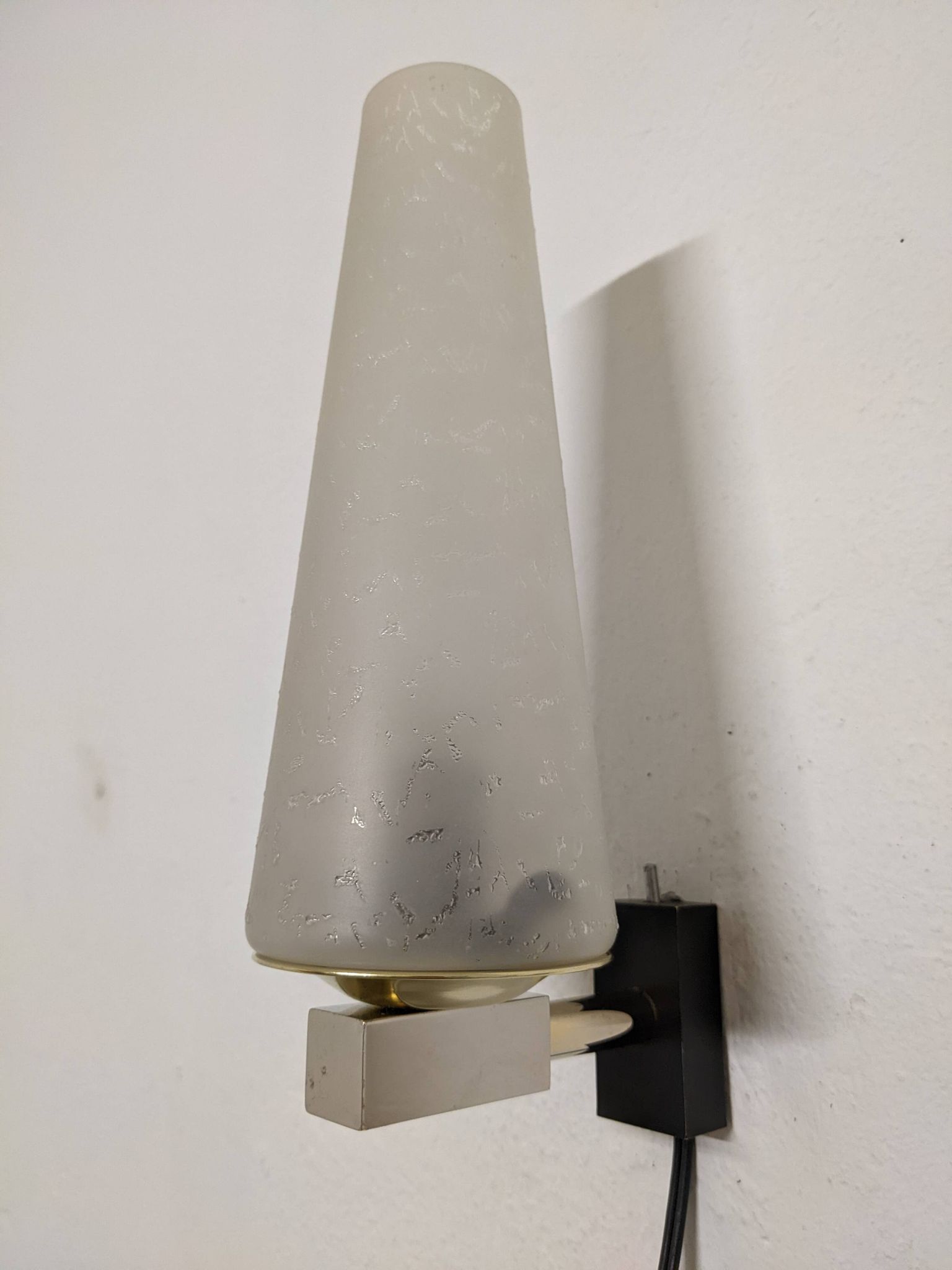 Arlus glass and brass wall lamp, France circa 1960