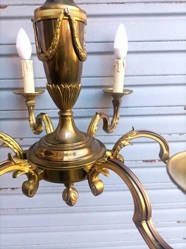 Superb 6-light chandelier in gilded bronze in Louis XVI style, in working condition.
