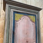 Bonnetière with a single door – Polychrome solid oak