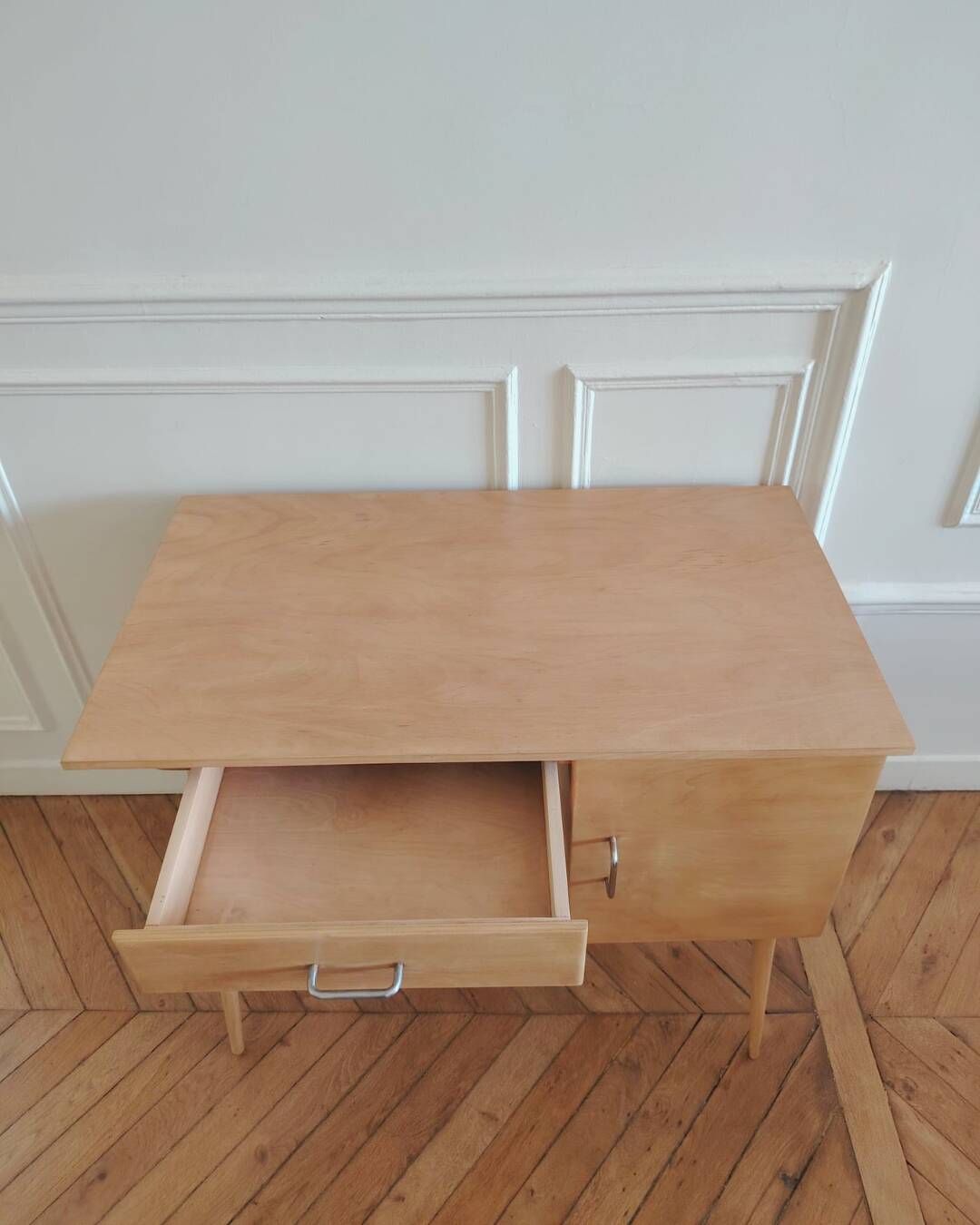 Renovated vintage Baumann desk, 1960s.