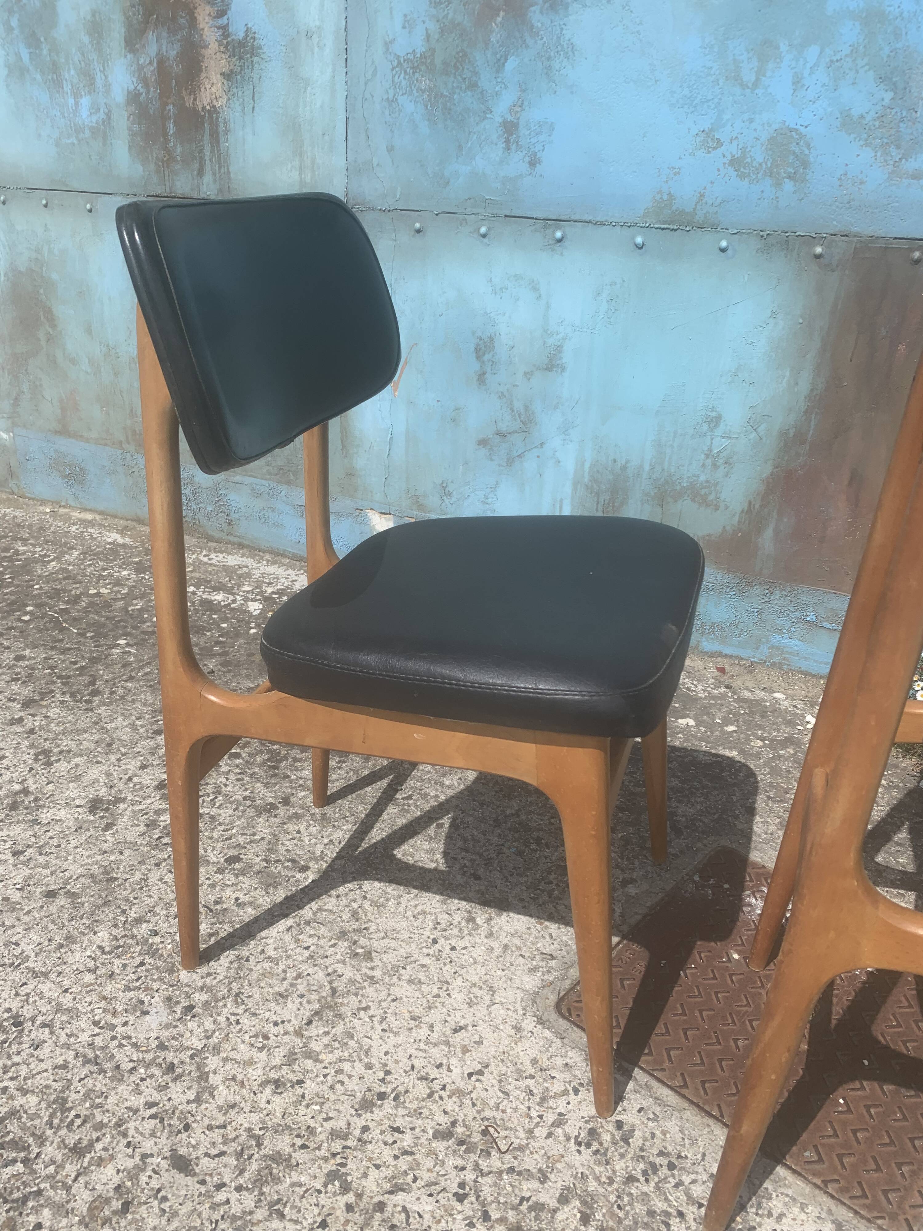 Vintage chair skaï black