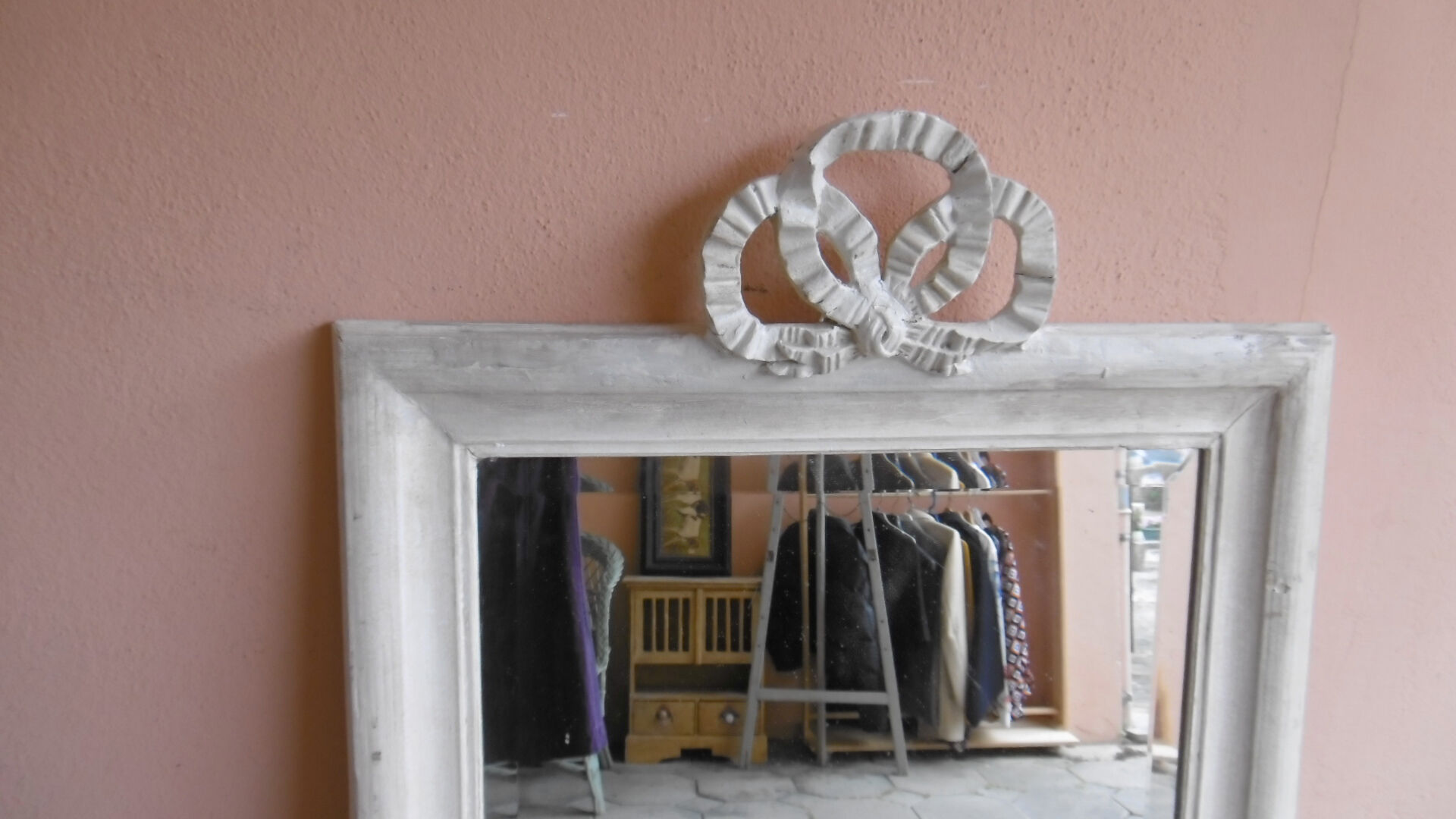 Louis XVI style mirror with decor small knot