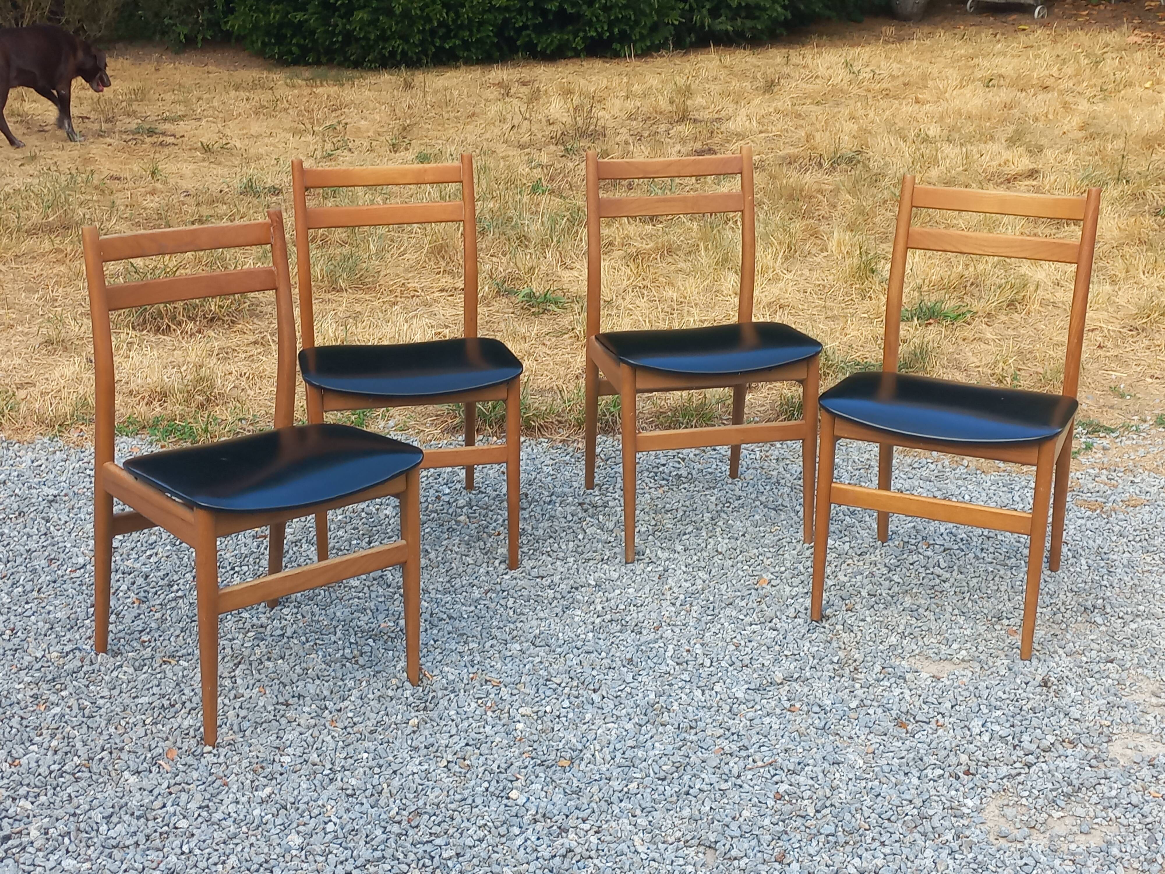 Set of 4 Scandinavian-style teak chairs from the 1970s.