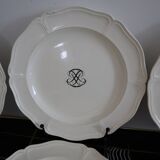 8 Wedgwood plates in English earthenware 19th black monogram