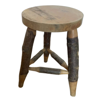 Round stool with pencil legs