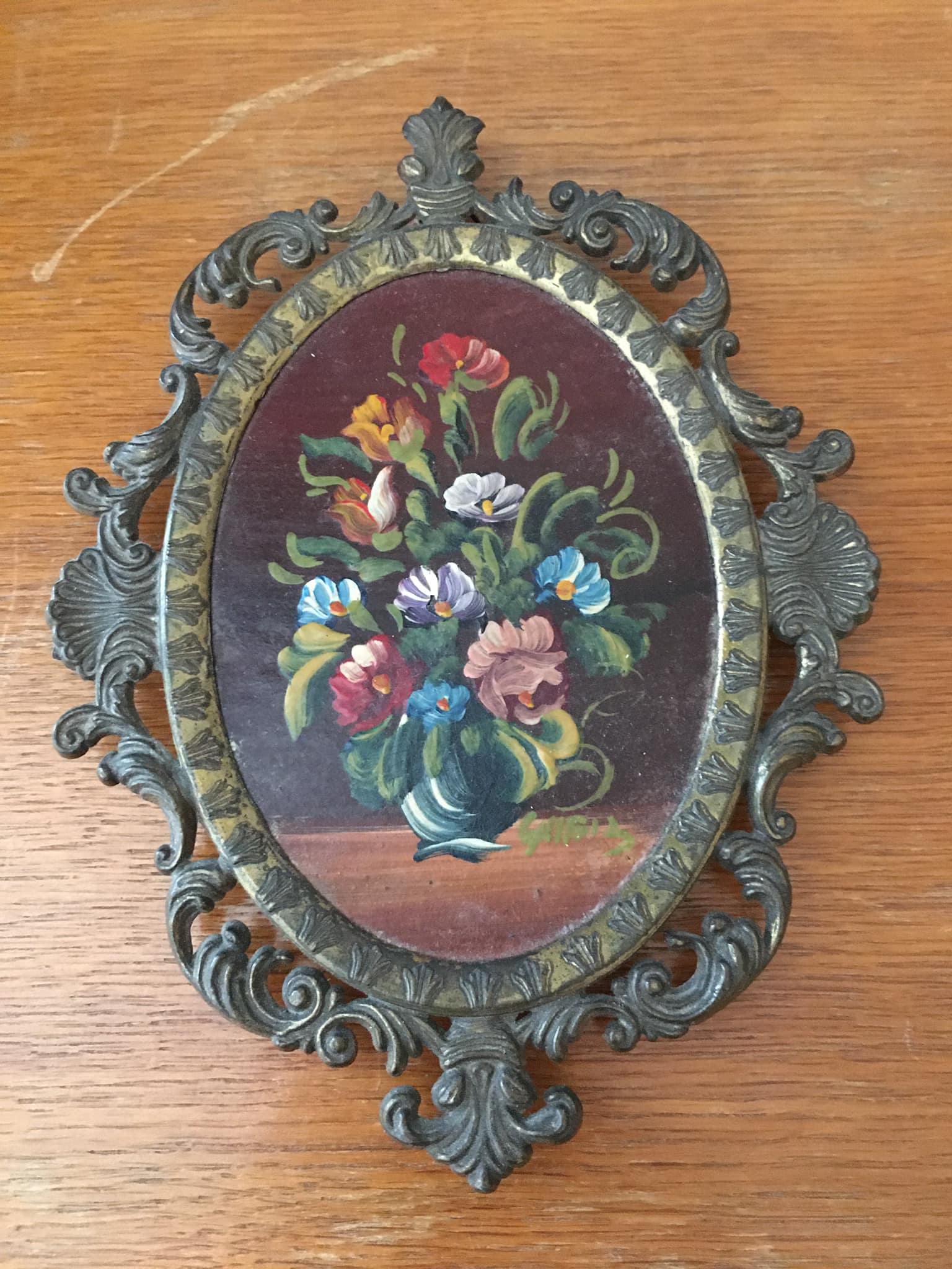 Cadre en métal doré et peinture sur bois avec bouquet de fleurs