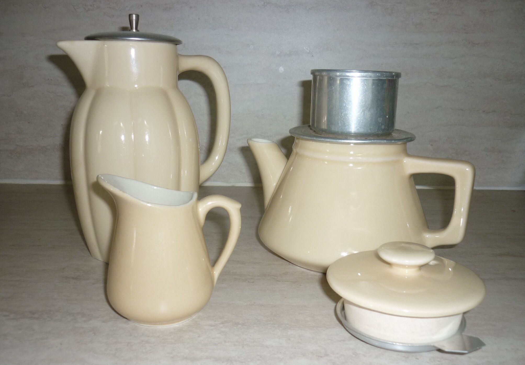 Coffee maker, teapot