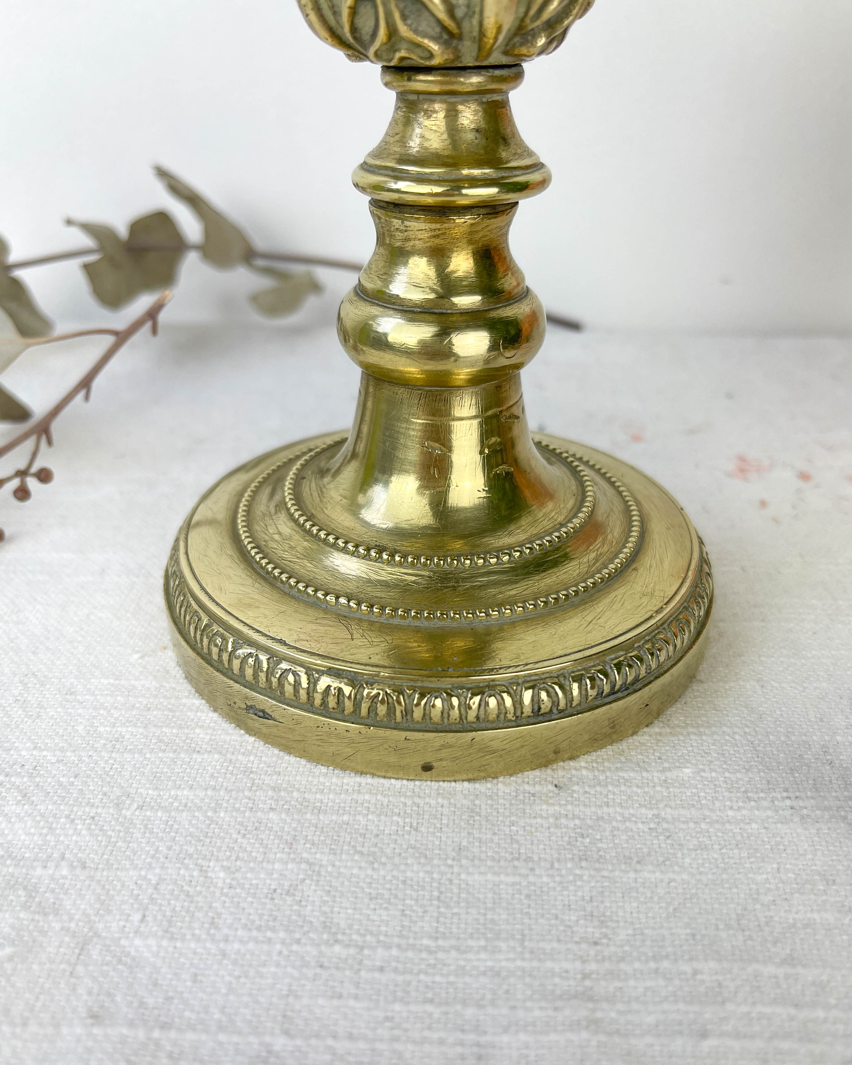 Candle holder in chiseled bronze Louis XVI style