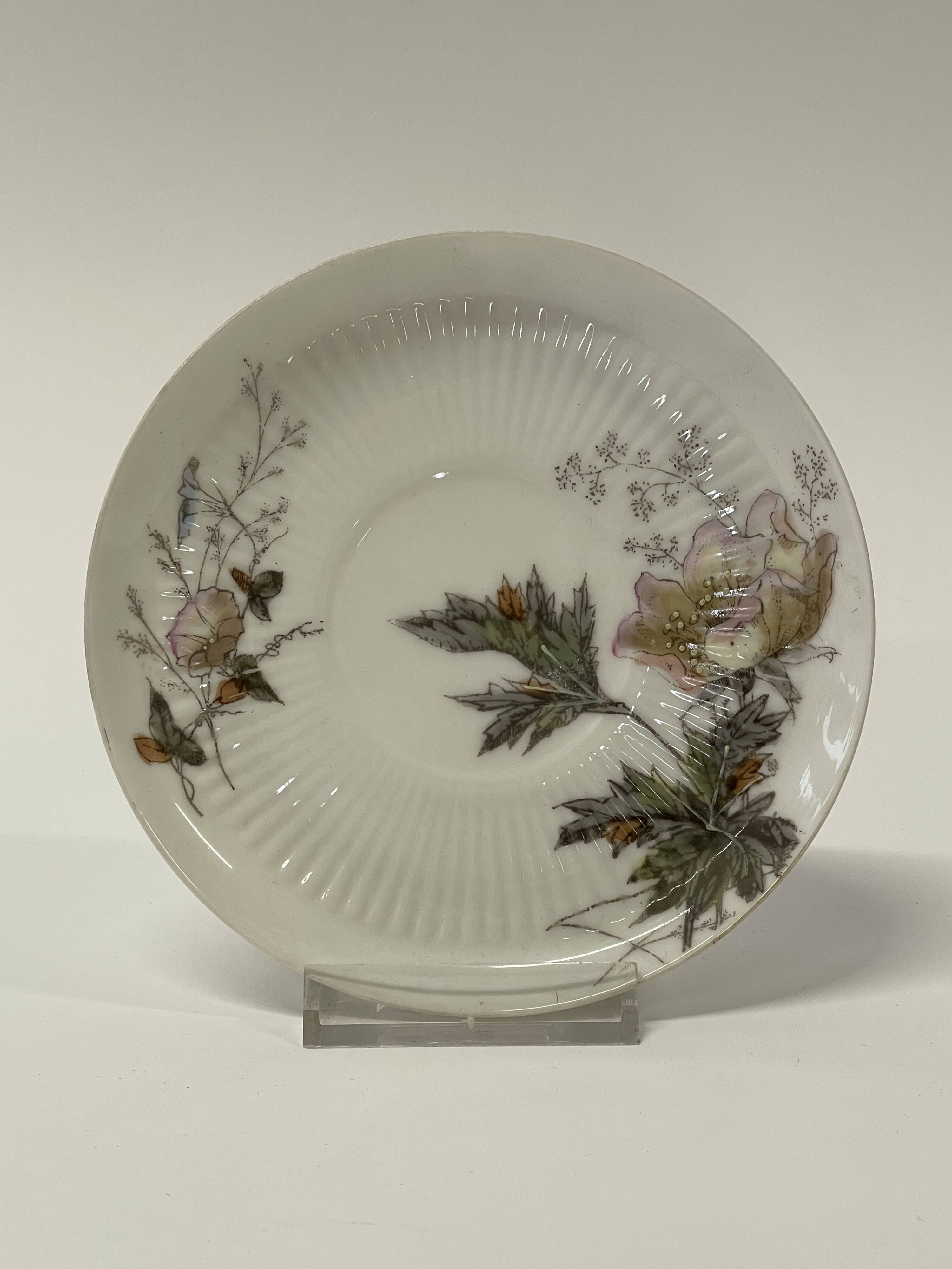 Porcelain coffee service decorated with flowers, The Great Stores of the Louvre