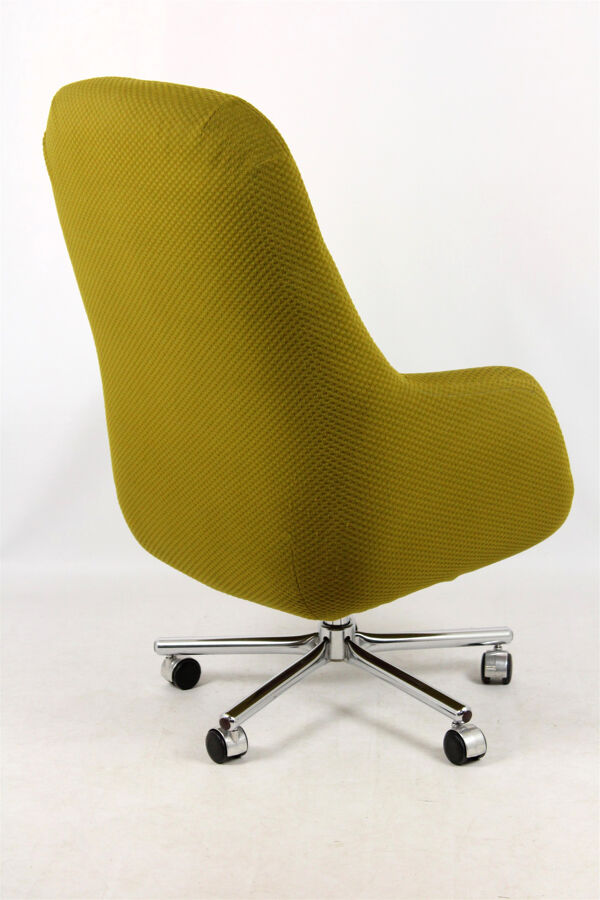 Fauteuil pivotant vintage de UP Zavody Rousinov, années 1970